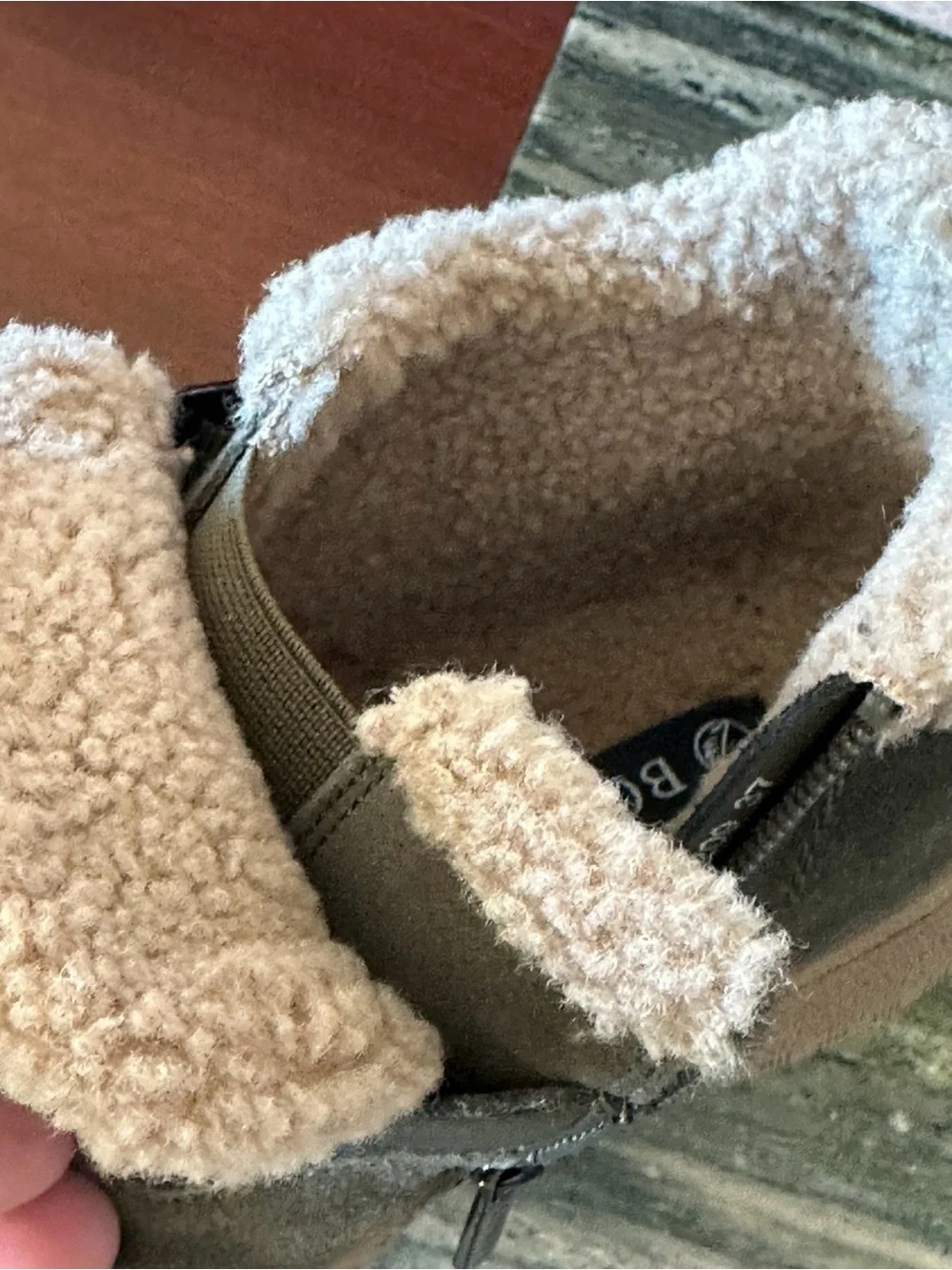 NIB BONAVI Suede Ankle Boots Khaki Green.Keep your feet cozy and content s EU 37